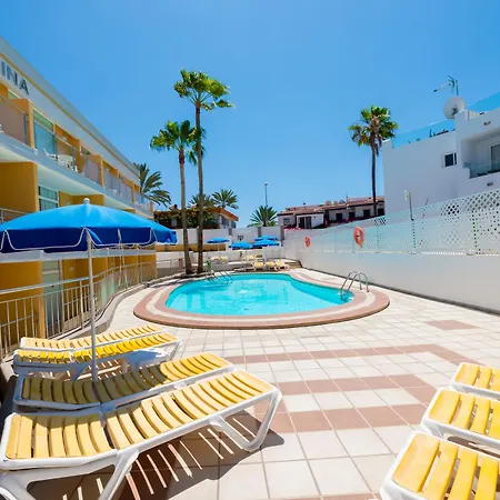 Ξενοδοχείο Karina 2*