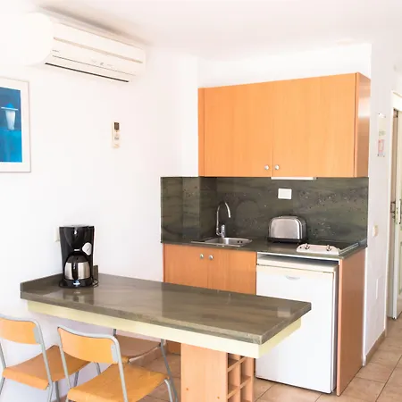 Ξενοδοχείο Karina 2*